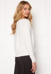 object-divian-ls-knit-pullover-gardenia_2.thumb.jpg.a964ade6a80536cd9f6b85c4effe1448.jpg