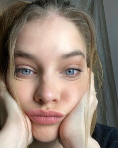realbarbarapalvin_141688253_771536940381147_408860329412683372_n.jpg