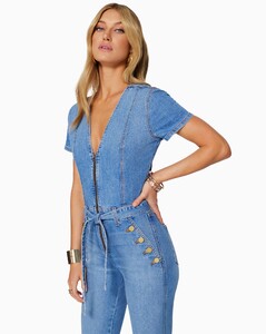 rtw_2021_02_spring1_d0221517_helenajumpsuit_lightwash_4073_5000x@2x.jpg