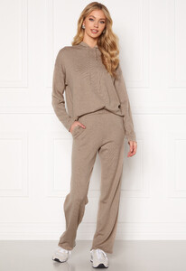selected-femme-linka-mw-long-knit-pant-sand-melange.thumb.jpg.210755322a6beed4c26f970d7dfe39ea.jpg