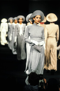 sonia-rykiel-fw-1985.thumb.jpg.2b39a6d88ea77aac20f55295daa39882.jpg