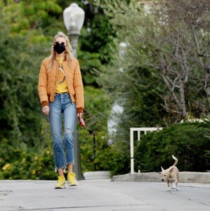 stella-maxwell-out-with-her-dog-in-los-angeles-01-16-2021-3.jpg