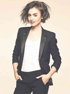 t0521super-lilycollins2.jpg