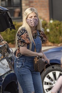 tori-spelling-in-denim-overalls-out-in-calabasas-01-24-2021-5.jpg