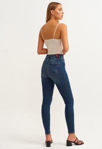 ultra-yuksek-bel-skinny-denim-pantolon_dark-denim-mavi_4_enbuyuk.jpg