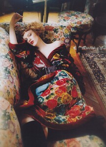 von_Unwerth_US_Vogue_November_1997_04.thumb.jpg.b5b3e92b5bf17ff49980cf52d26d1e55.jpg