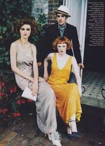 von_Unwerth_US_Vogue_November_1997_08.thumb.jpg.640495e28e18e77cba1de9f042c2a581.jpg