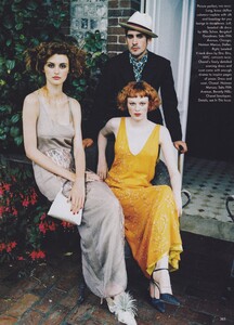 von_Unwerth_US_Vogue_November_1997_08.thumb.jpg.6a2021d0fe62b840a0c8a3df6e6545fa.jpg