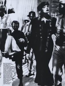 von_Unwerth_US_Vogue_September_1992_04.thumb.jpg.4d81a945a880272a9cd559aaf7199e16.jpg