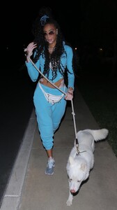 winnie-harlow-out-with-her-dog-in-malibu-01-19-2021-0.jpg