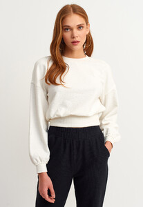 zero-neck-crop-sweatshirt_ice-milk-krem_1_enbuyuk.jpg