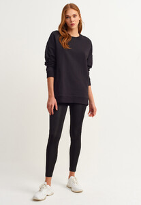 zero-neck-oversize-sweatshirt_black-siyah_2_enbuyuk.jpg