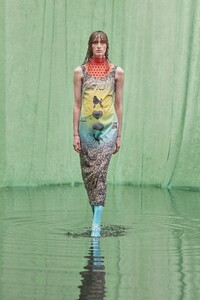 00001-Maisie-Wilen-Fall-21-credit-Zev-Schmidtz.thumb.jpg.968c6adcfe05609ff5d95c741f9115ba.jpg
