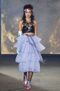 00006-Viktor-and-Rolf-Spring-21-Couture-Credit-Team-Peter-Stigter.thumb.jpg.cc01e69e8e8afc80c312250a068d014c.jpg