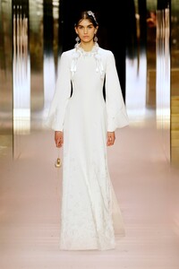 00008-Fendi-Couture-Spring-21.thumb.jpg.92dd8640b3a4170ed7a3d57158bb5700.jpg