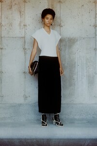 00009-Proenza-Schouler-Fall-21-credit-Daniel-Shea.thumb.jpg.1ac2c635190c5ef1cfff377247745338.jpg