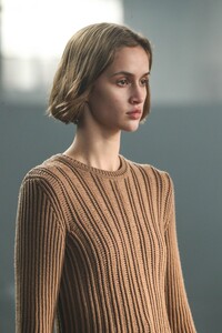 00011-Gabriela-Hearst-Details-Fall-21-credit-Greg-Kessler.thumb.jpg.37c86d990fdeee780bd251aa23b462c9.jpg