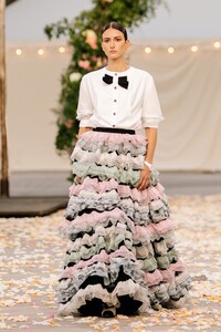 00012-Chanel-Couture-Spring-21.thumb.jpg.c0faa709890c2fe75bb493496d346334.jpg