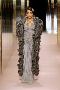 00013-Fendi-Couture-Spring-21.thumb.jpg.b9c1b0a198281b32e575bc783d60c120.jpg