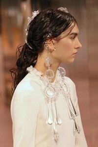 00013-fendi-couture-spring-21-details.thumb.jpg.954574f3946e3fb47d3d9d2011eaf094.jpg