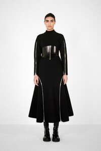 00015-alaia-couture-fall-21-credit-pierre-ange-carlotti.thumb.jpg.66b01041d6a89c8ca8daf2ada903726c.jpg
