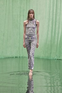 00018-Maisie-Wilen-Fall-21-credit-Zev-Schmidtz.thumb.jpg.d66d16a77a18ca16e93ed63d12f0dd9a.jpg