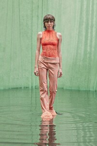 00027-Maisie-Wilen-Fall-21-credit-Zev-Schmidtz.thumb.jpg.08cf82faad0de3661647562b2f0ee904.jpg