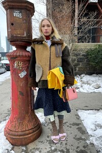 00028-Coach-Fall-21-credit-Juergen-Teller.thumb.jpg.549d23aa21a159e8e922966c244ad05c.jpg