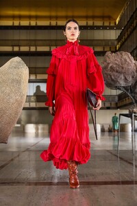 00040-Ulla-Johnson-Fall-21-credit-Jonas-Gustavsson.thumb.jpg.02e83b768a1c8a682da7fca710088d90.jpg