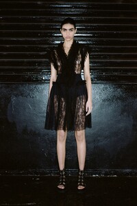 00040-alaia-couture-fall-21-credit-pierre-ange-carlotti.thumb.jpg.d8996024f3d0ea083c144cf167e6fe46.jpg