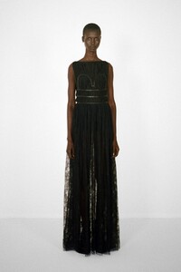 00041-alaia-couture-fall-21-credit-pierre-ange-carlotti.thumb.jpg.fd8d668c38c45319548921c6dfb75f97.jpg