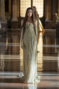 00071-Valentino-Couture-Spring-21.thumb.jpg.64bbec55a7f51d158225182bba2c22e0.jpg