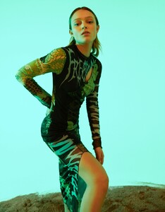 0482326800_2_7_4.jpg