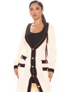09-29-20Studio2_MS_SD_14-15-25_39_T10417C_OffWhite_6667_KL.jpg