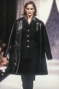 100775296_NinaRicci1996WomenRTW14.thumb.jpg.ba981d903edfa07c5d173453f43169fd.jpg