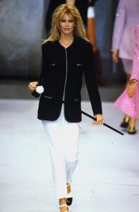 chanel-ss-1996-claudia-schiffer (23).jpg