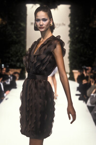 1016446002_PierreBalmain1996HauteCouture88.thumb.jpg.01bf57be55aee927e8180f773cdc6175.jpg