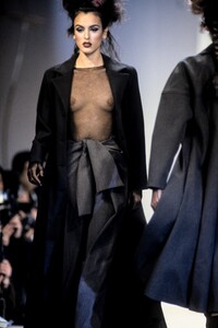 1046342079_SophieSitbon1992WomenRTW13.thumb.jpg.f53db0da4aac63d177f550608161b39b.jpg