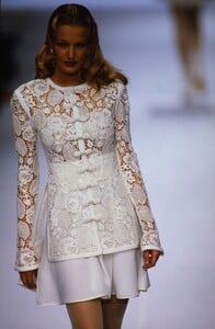 1063170620_valentino-ss-1994(2).thumb.jpg.7c95b174b428ede39e76335a7e2fc26b.jpg