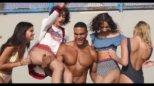LOVE - Tommy Hilfiger-00.01.22.203.png