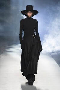 Sofia Steinberg Alberta Ferretti Fall 2021 RTW MFW 1.jpg