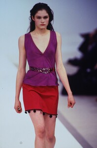 1139237186_miu-miu-ss-1998(3).thumb.jpg.7ad34c8bd2a34c611776197a69d52473.jpg