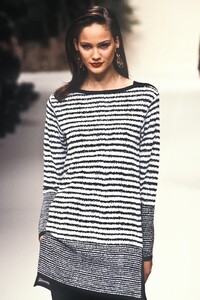 1148222552_YvesSaintLaurent1995WomenRTW30.thumb.jpg.82f1547eb9b6c349890761c2663b0bb0.jpg