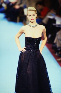 1150645066_TorrenteCoutureSpring1997(3).thumb.jpg.2e04cced47977f3a9933a296b7cf1a6e.jpg