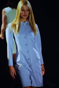 1176493265_versace-fall-1995(7).thumb.jpg.51b5d3d2b3228daa512c12a5371af965.jpg