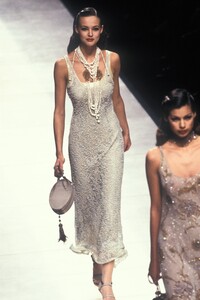 1205483778_GiorgioArmani1995WomenRTW225.thumb.jpg.03e84f31ca2f39c27fead39d9be846fc.jpg