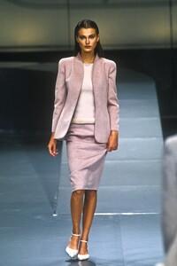 1228441993_Valentino1998WomenRTW71.thumb.jpg.a033dd7d27e6309ab847ebedad1bafd8.jpg