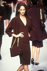 1230919296_Chanel1995WomenRTW100.thumb.jpg.7a934edf6ab80c5a3f02017aef4ba70f.jpg