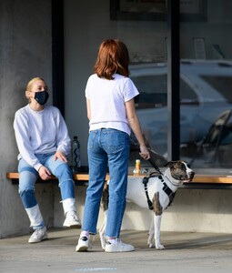        zoe120221BZNimage11.jpg