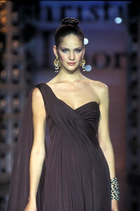 1331606650_ChristianDior1996HauteCouture133.thumb.jpg.68e3dd9733e3afc4736ab16bf96f76a6.jpg